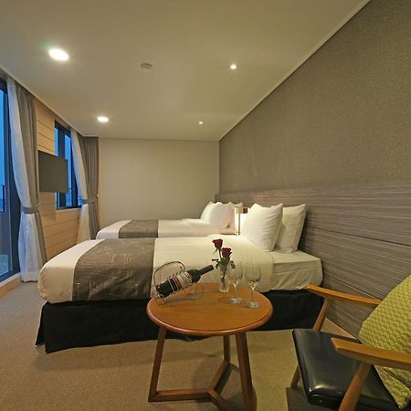 I-Jin Hotel Csedzsu Kültér fotó