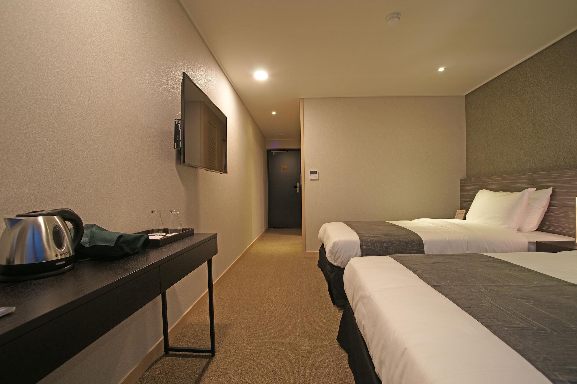 I-Jin Hotel Csedzsu Kültér fotó