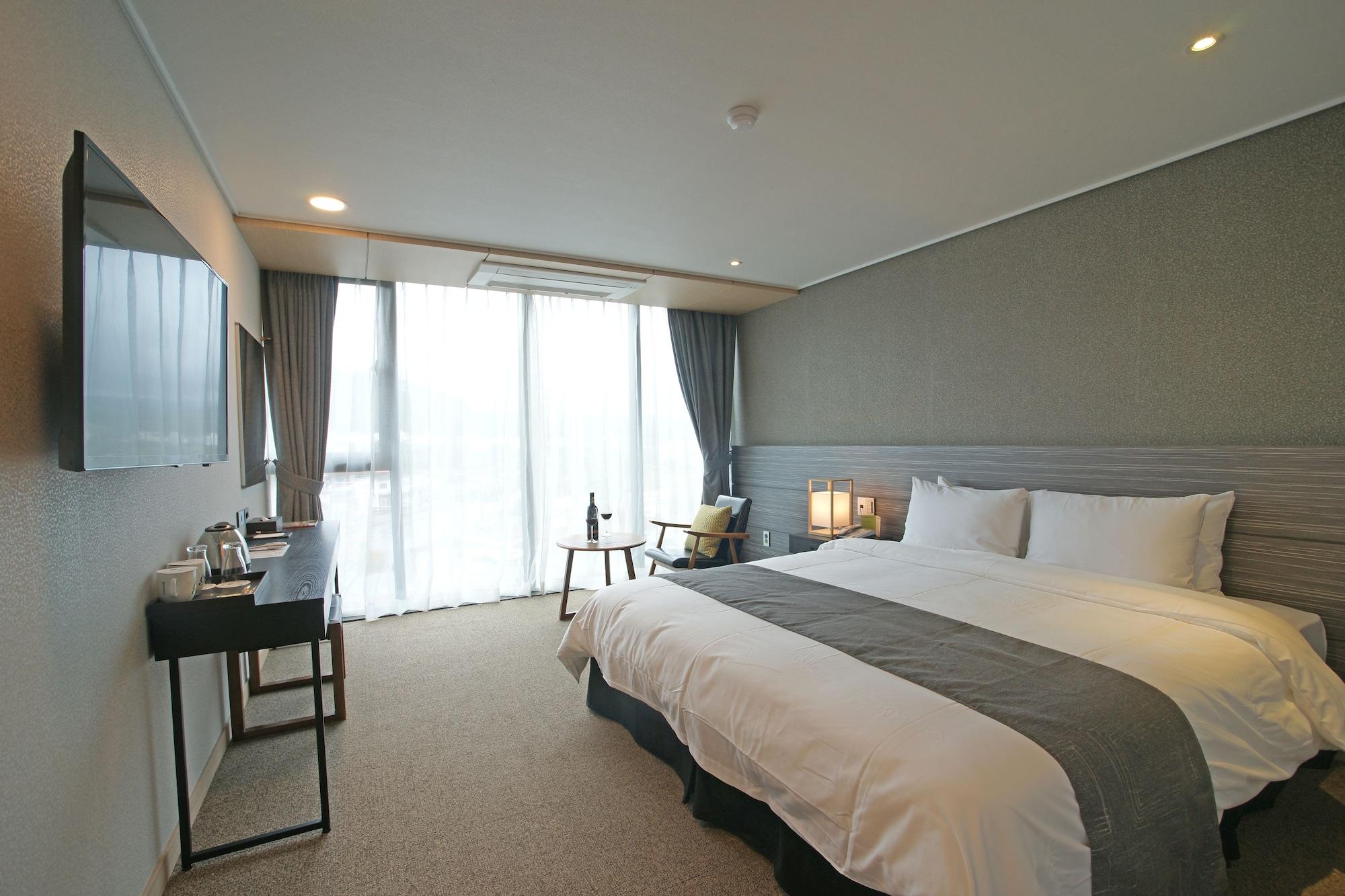I-Jin Hotel Csedzsu Kültér fotó