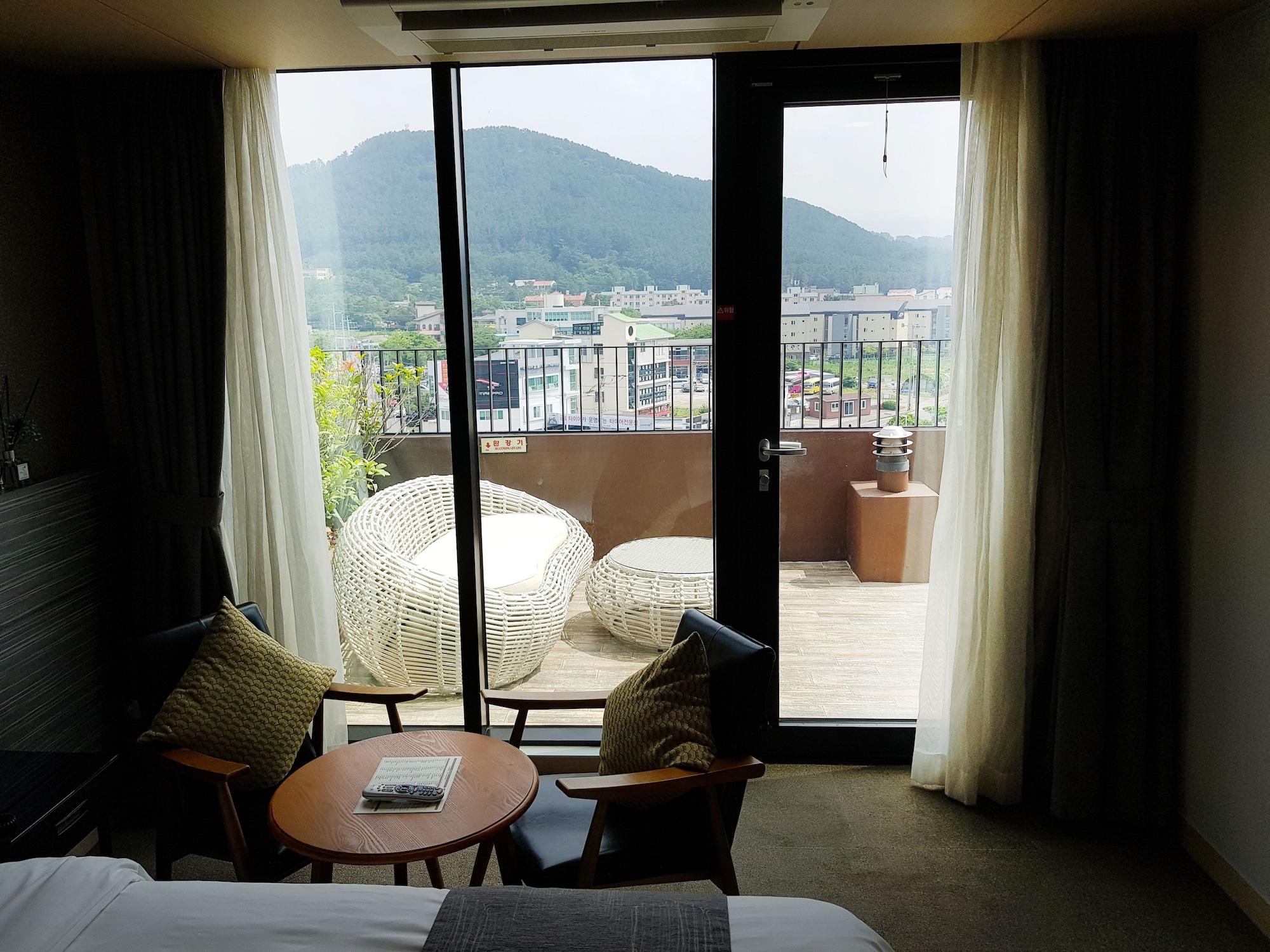 I-Jin Hotel Csedzsu Kültér fotó