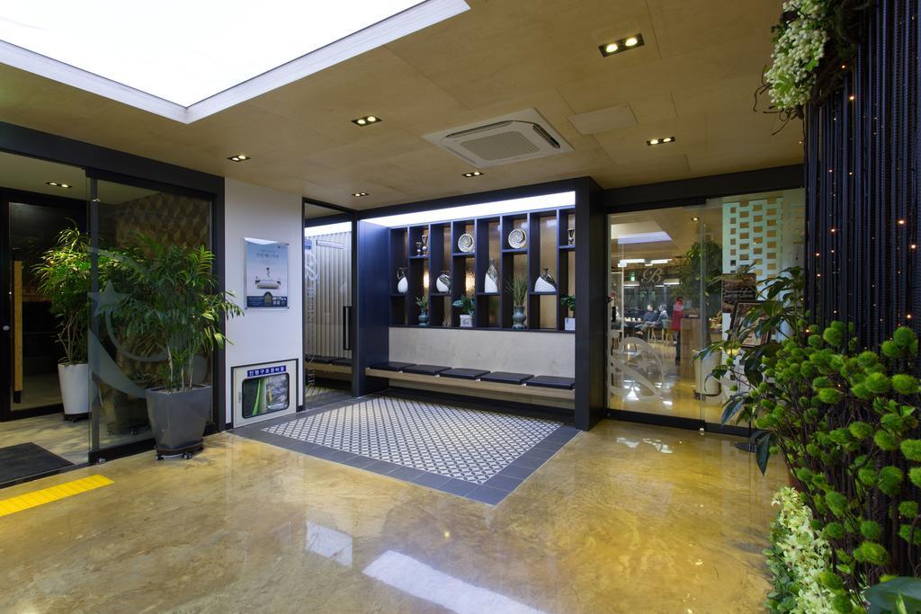 I-Jin Hotel Csedzsu Kültér fotó