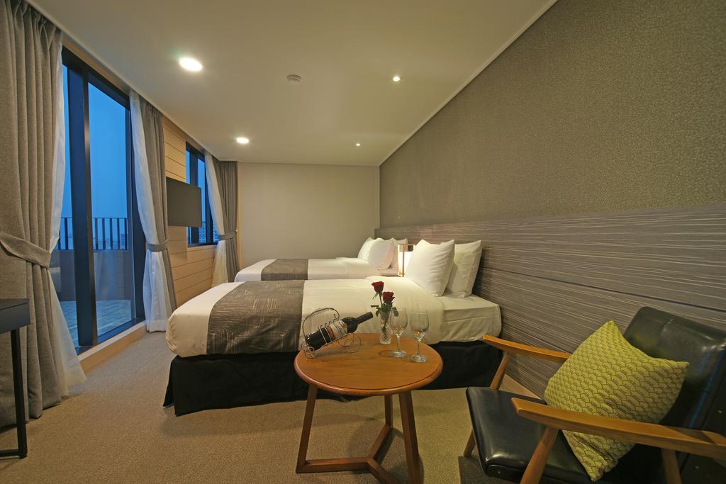 I-Jin Hotel Csedzsu Kültér fotó